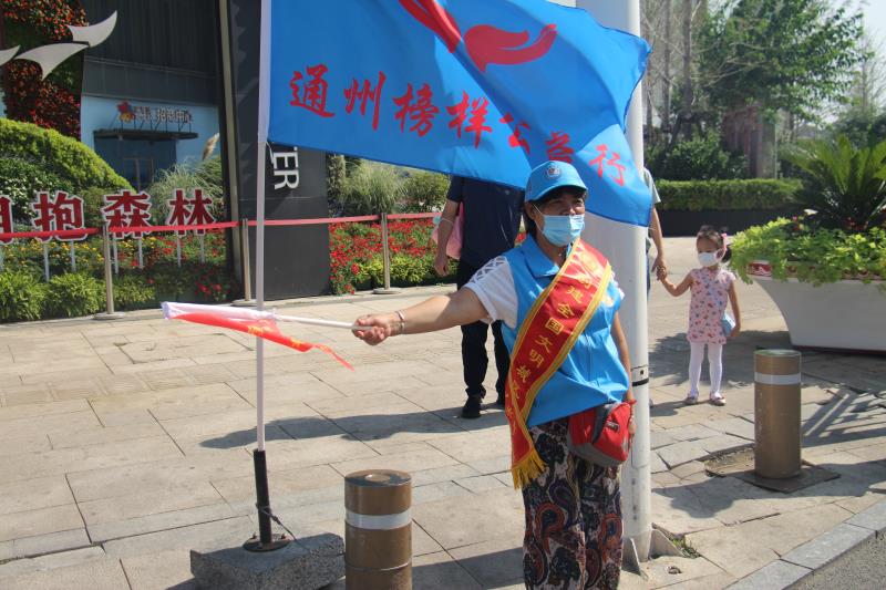 <strong>美女粉嫩小穴骚货喷白浆浪潮日韩一区欧美精品亚洲视频</strong>